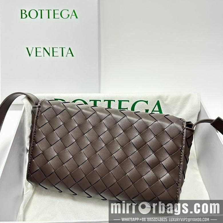 Bottega Veneta Replica Bags Andiamo 6335 13.5X21.5X4.5cm XMY 4