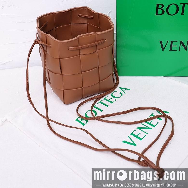 Bottega Veneta Replica Bags 8686 18X14X14cm YG 5