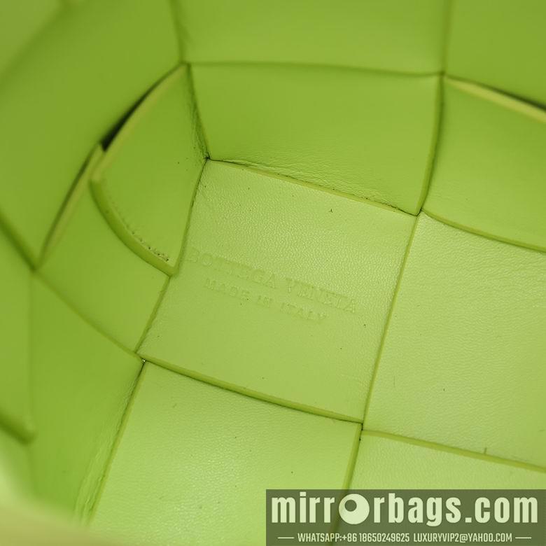 Bottega Veneta Replica Bags 8585 14X9X9cm YG 4