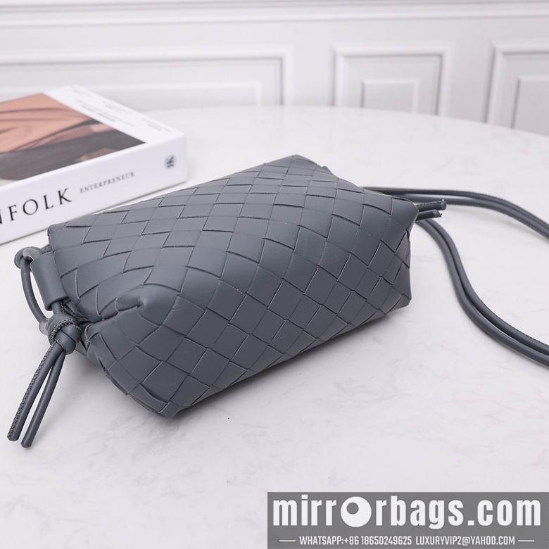 Bottega Veneta Replica Bags 8809 17x10x6cm DL