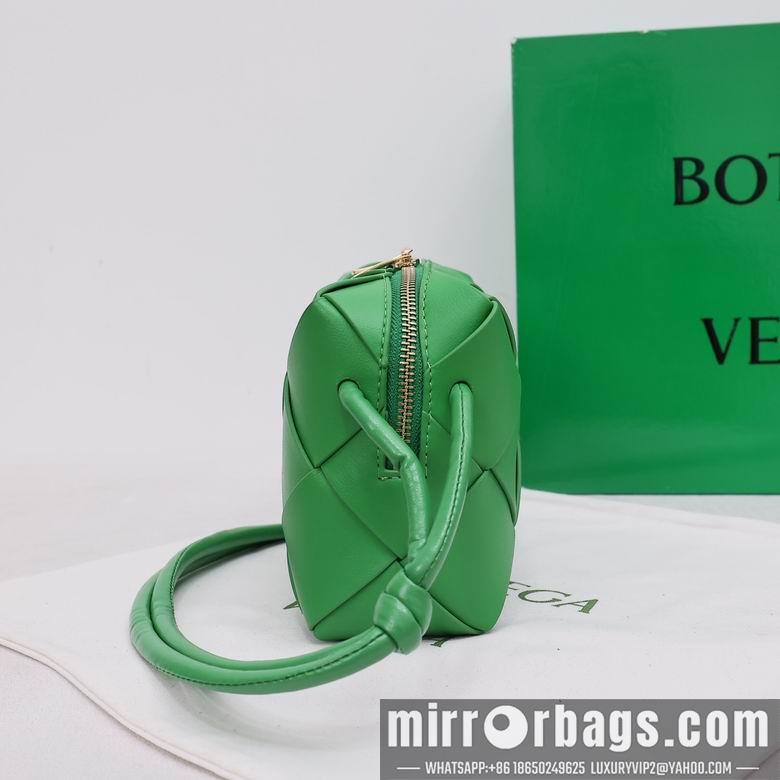 Bottega Veneta Replica Bags 002 14X22X7cm YG 5