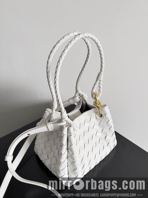Bottega Veneta Replica Bags 796569 21X17X16.5cm YG 6