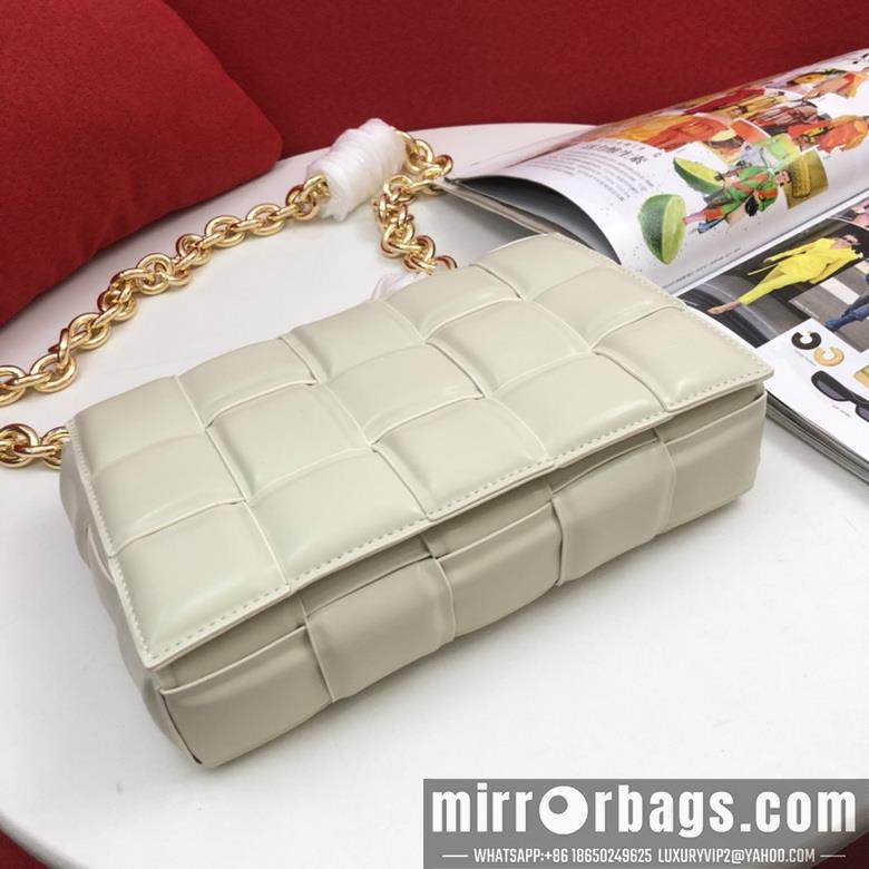 Bottega Veneta Replica Bags padded cassette 9942 26cm JY 4