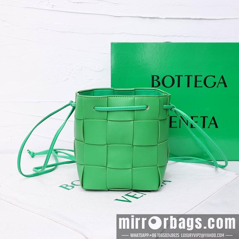 Bottega Veneta Replica Bags 8686 18X14X14cm YG 6