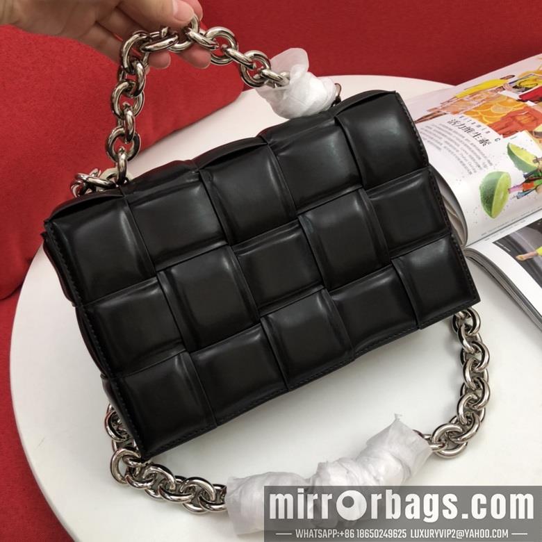 Bottega Veneta Replica Bags padded cassette 9942 26cm JY 7
