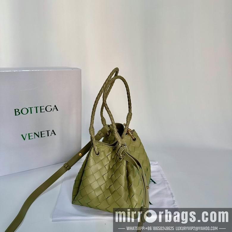 Bottega Veneta Replica Bags Parachute 211 16.5X21X17cm XMY 4