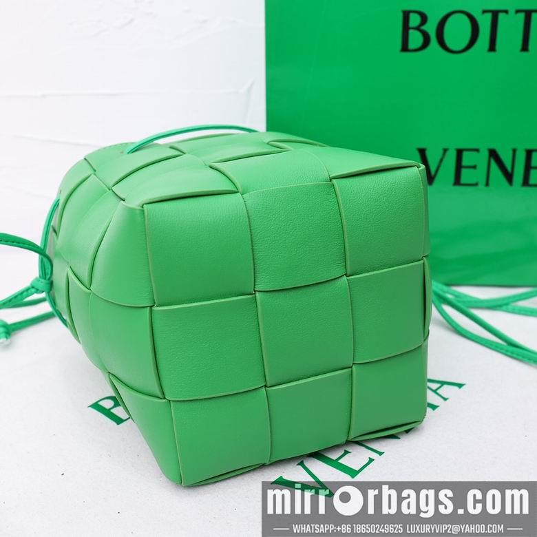 Bottega Veneta Replica Bags 8686 18X14X14cm YG 6