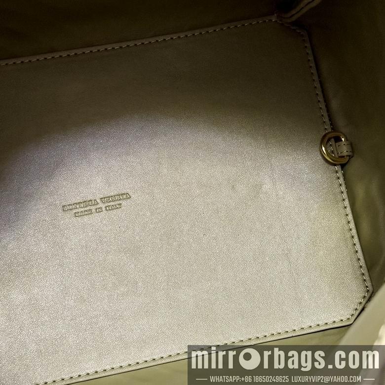 Bottega Veneta Replica Bags Parachute 211-1 26X30X20cm XMY 4