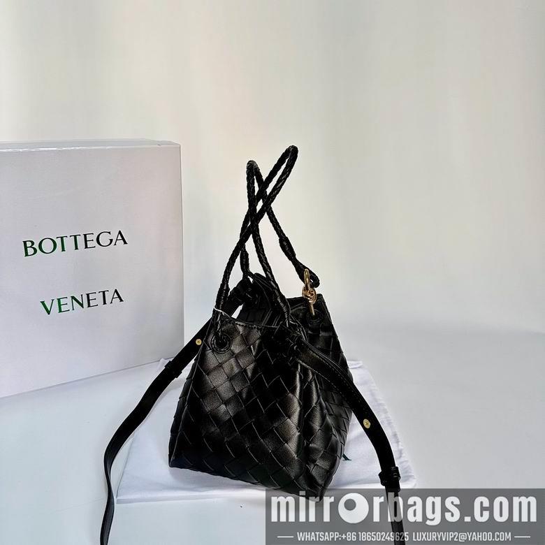 Bottega Veneta Replica Bags Parachute 211 16.5X21X17cm XMY 1