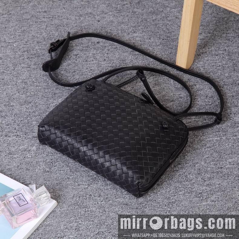 Bottega Veneta Replica Bags 25x19x5 cm dl
