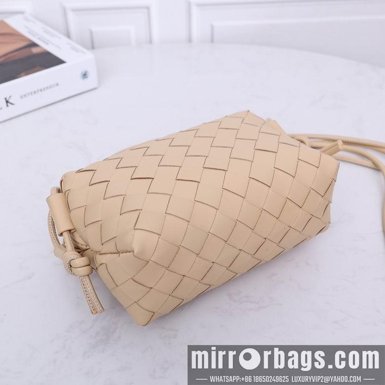 Bottega Veneta Replica Bags 8809 17x10x6cm DL 1