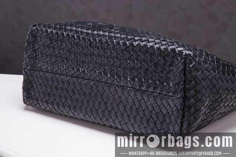 Bottega Veneta Replica Bags AD22153 40X28X17