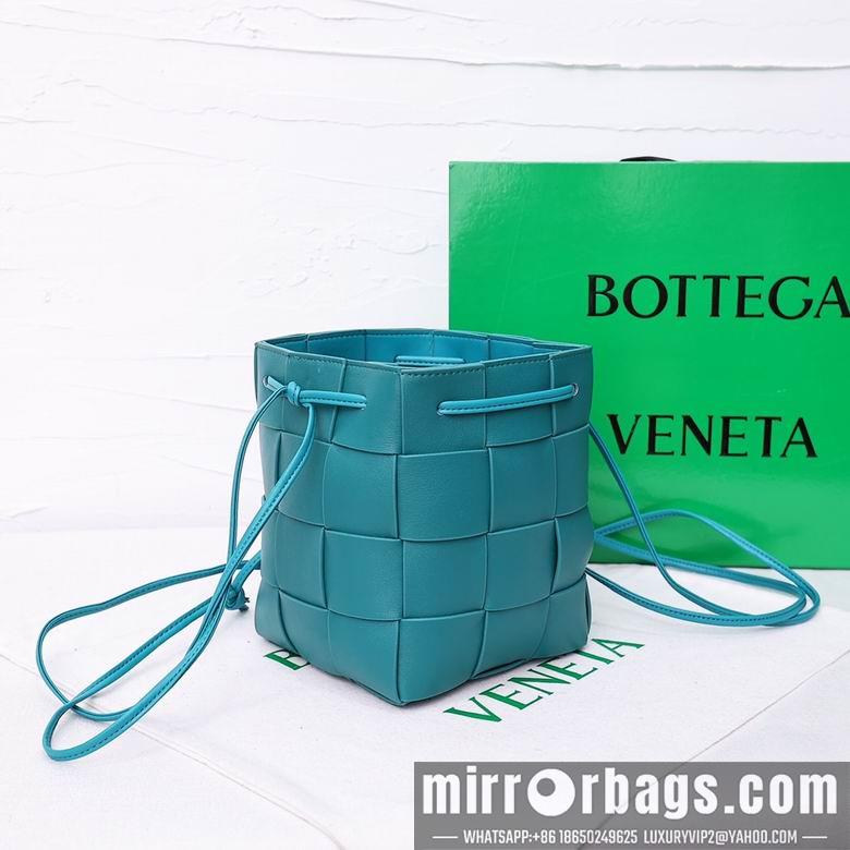 Bottega Veneta Replica Bags 8686 18X14X14cm YG 7