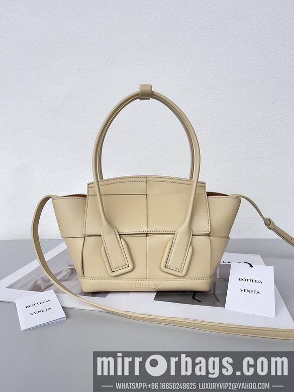 Bottega Veneta Replica Bags Arco 20x20x9cm BG 2