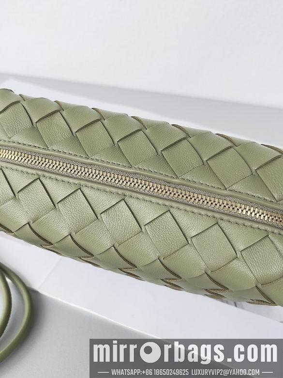 Bottega Veneta Replica Bags Loop 680254 17x10x6cm BG 4