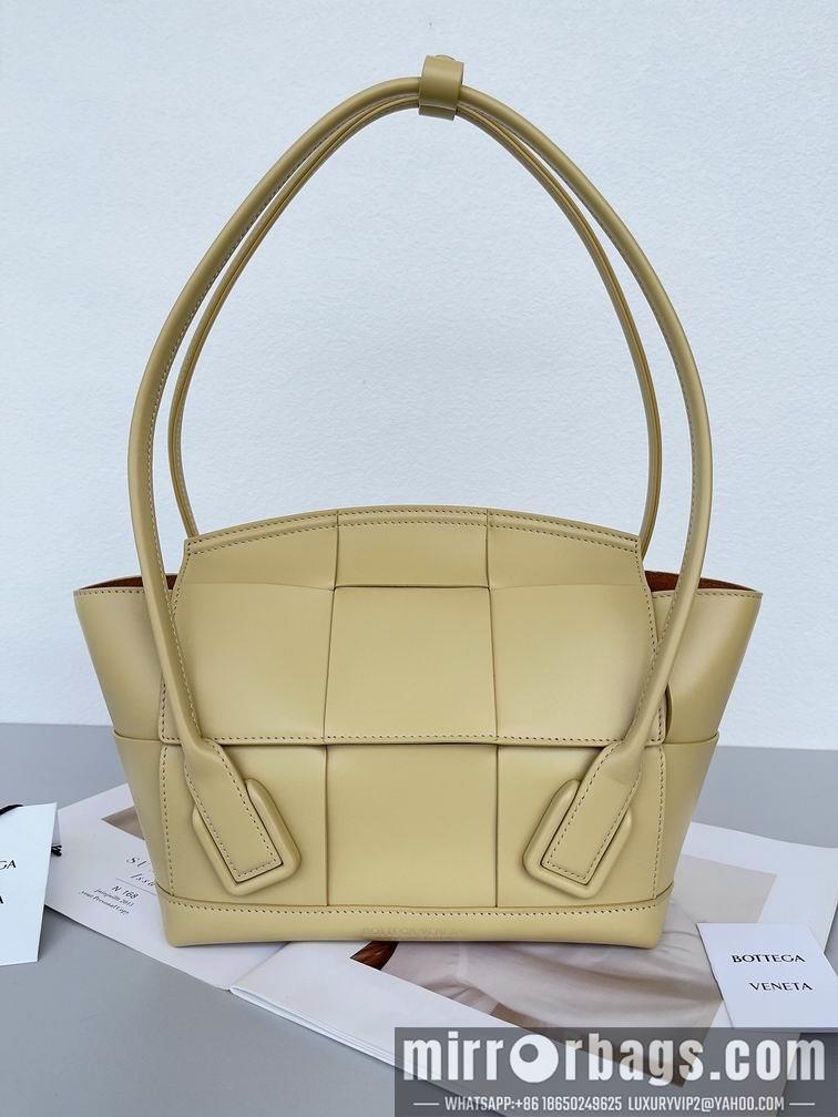 Bottega Veneta Replica Bags BV Arco 33木薯色 38x33x6cm CN