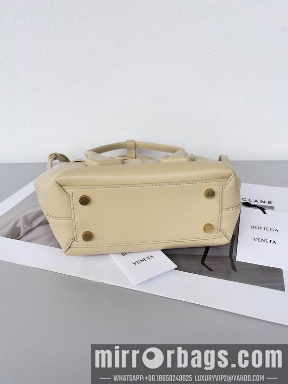 Bottega Veneta Replica Bags Arco 20x20x9cm BG 2