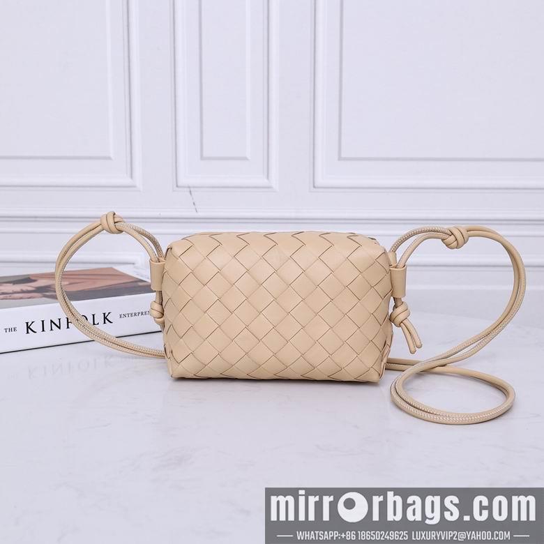 Bottega Veneta Replica Bags 8809 17x10x6cm DL 1