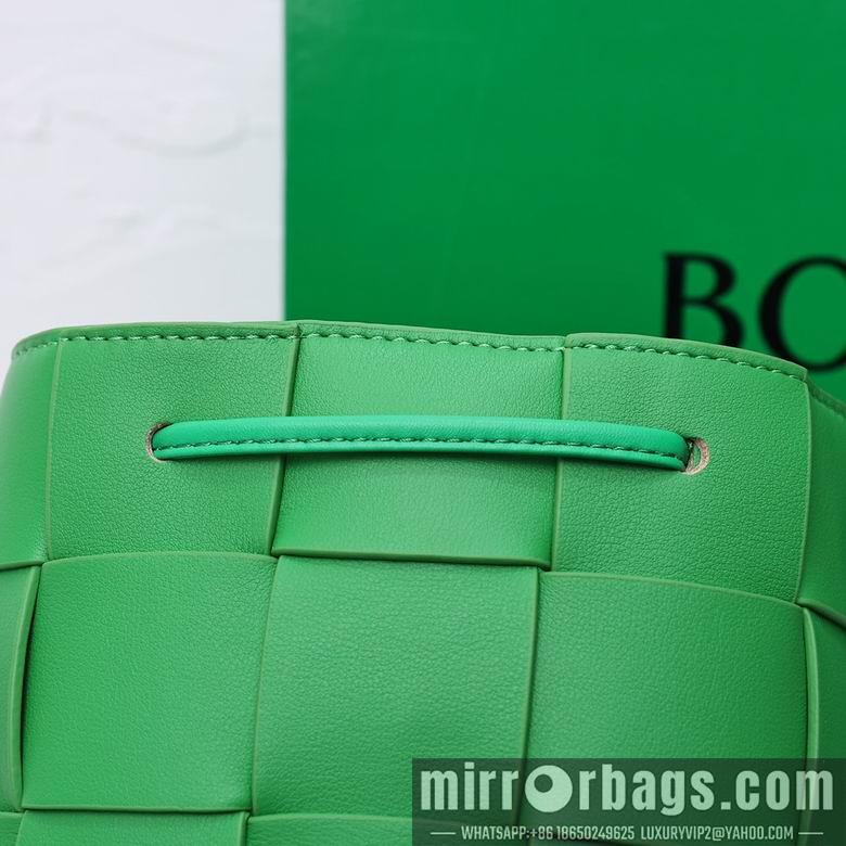 Bottega Veneta Replica Bags 8686 18X14X14cm YG 6