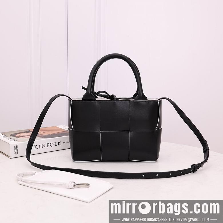 Bottega Veneta Replica Bags 2236 25X16X8cm EL 7