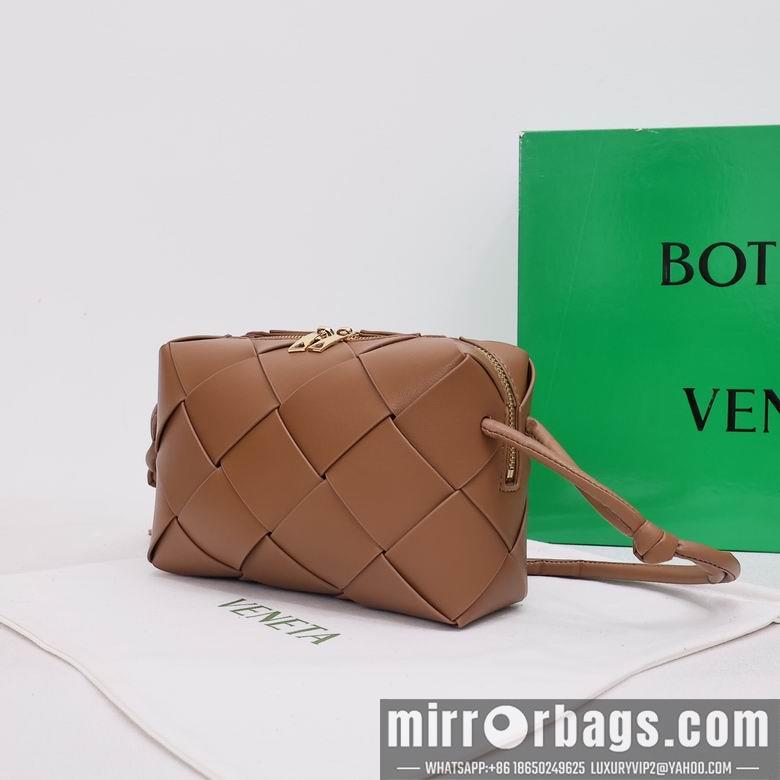 Bottega Veneta Replica Bags 002 14X22X7cm YG 3