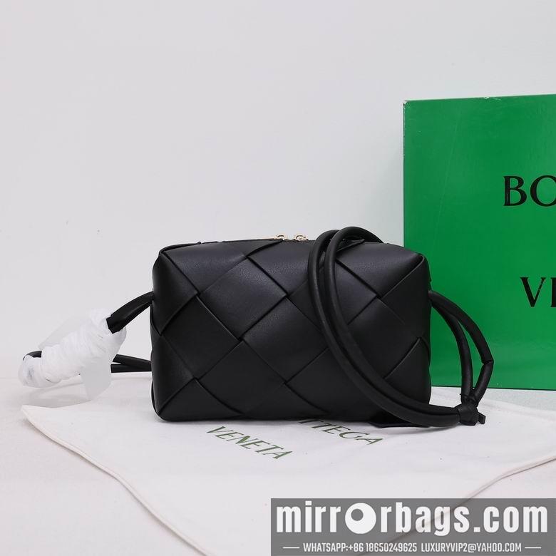 Bottega Veneta Replica Bags 002 14X22X7cm YG 1