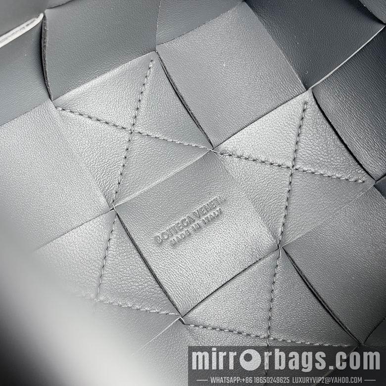 Bottega Veneta Replica Bags 680218 18x14x14cm BG 7