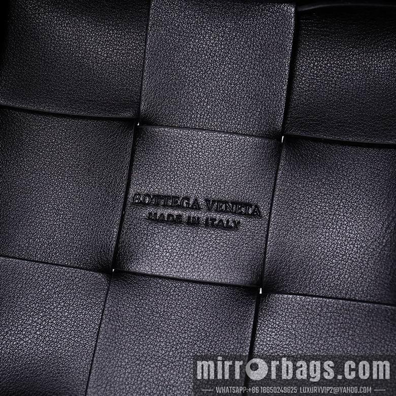 Bottega Veneta Replica Bags 8686 18X14X14cm YG 1