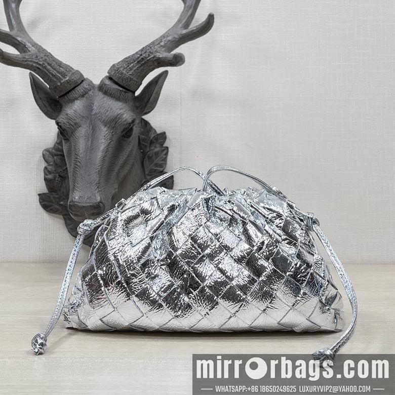 Bottega Veneta Replica Bags BV Pouch DL 4