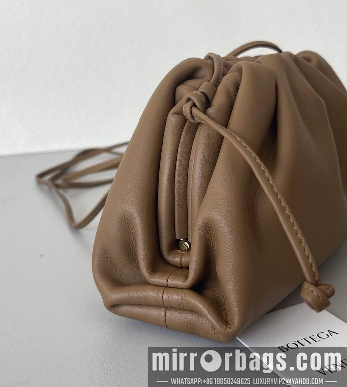 Bottega Veneta Replica Bags Pouch 23x13x5cm BG 15