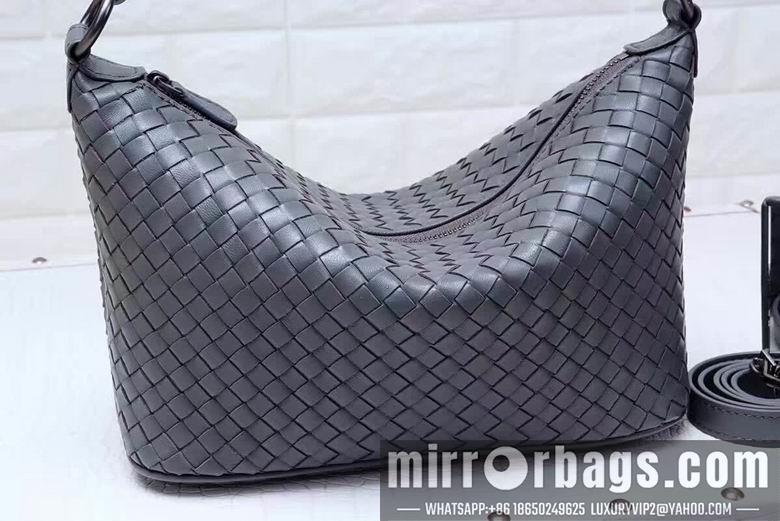 Bottega Veneta Replica Bags AD22155 33X28X13
