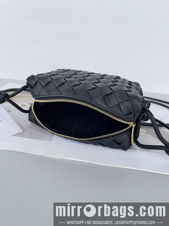 Bottega Veneta Replica Bags Loop 680254 17x10x6cm BG 2