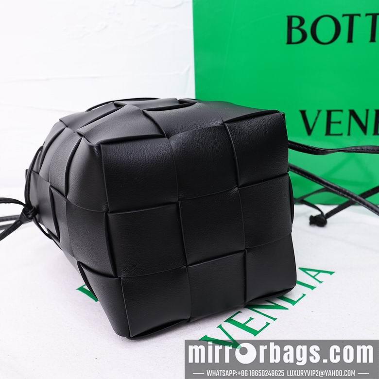 Bottega Veneta Replica Bags 8686 18X14X14cm YG 1