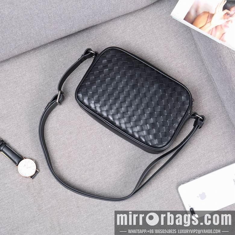 Bottega Veneta Replica Bags AD3312A 22X13X5