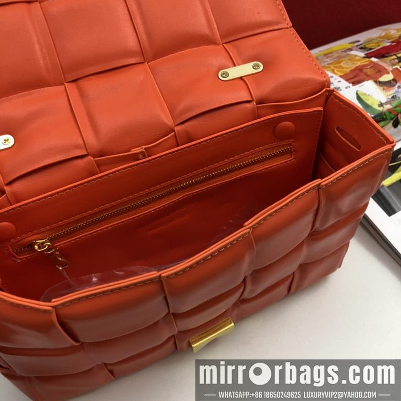 Bottega Veneta Replica Bags padded cassette 9942 26cm JY 9