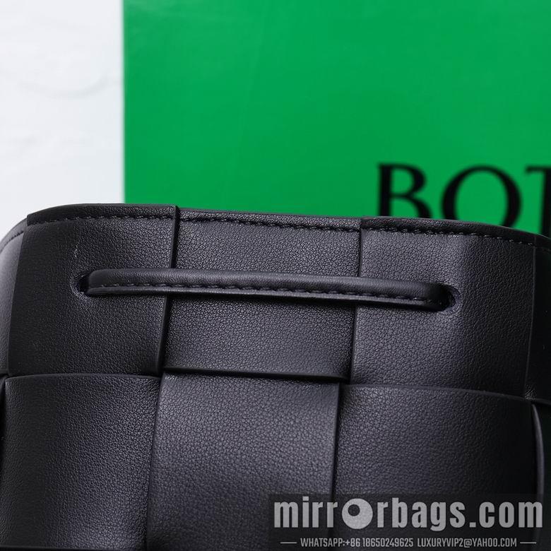 Bottega Veneta Replica Bags 8686 18X14X14cm YG 1