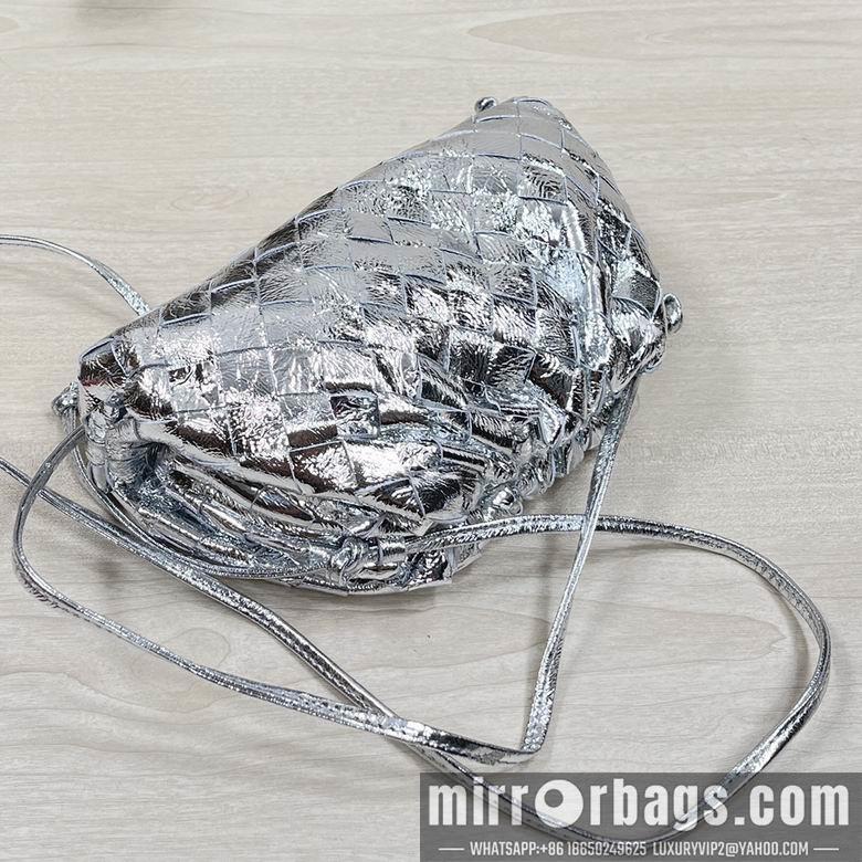 Bottega Veneta Replica Bags BV Pouch DL 4