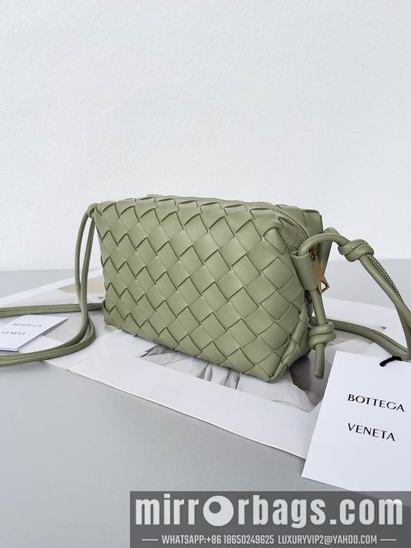 Bottega Veneta Replica Bags Loop 680254 17x10x6cm BG 4