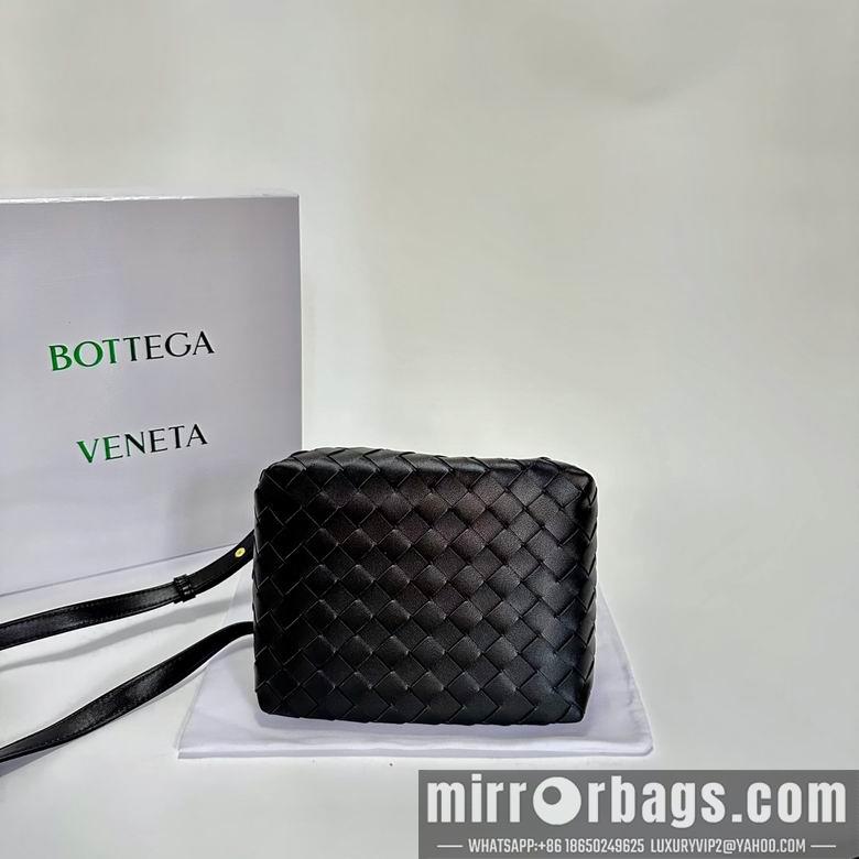 Bottega Veneta Replica Bags Parachute 211 16.5X21X17cm XMY 1