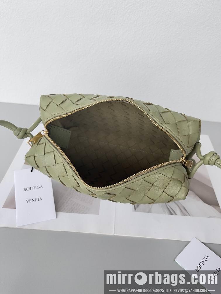 Bottega Veneta Replica Bags BV Cassette 680255 25x15x8cm CN