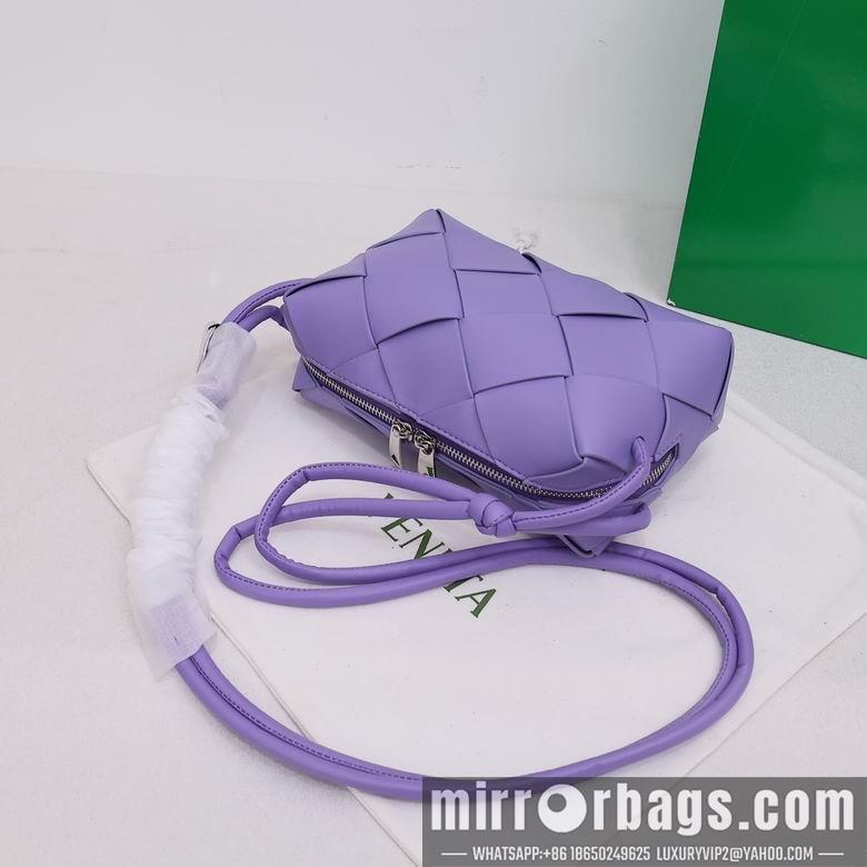 Bottega Veneta Replica Bags 002 14X22X7cm YG 6