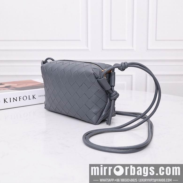 Bottega Veneta Replica Bags 8809 17x10x6cm DL