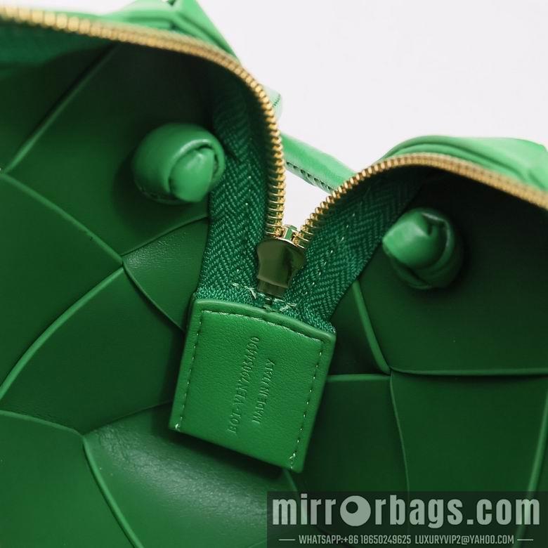 Bottega Veneta Replica Bags 002 14X22X7cm YG 5