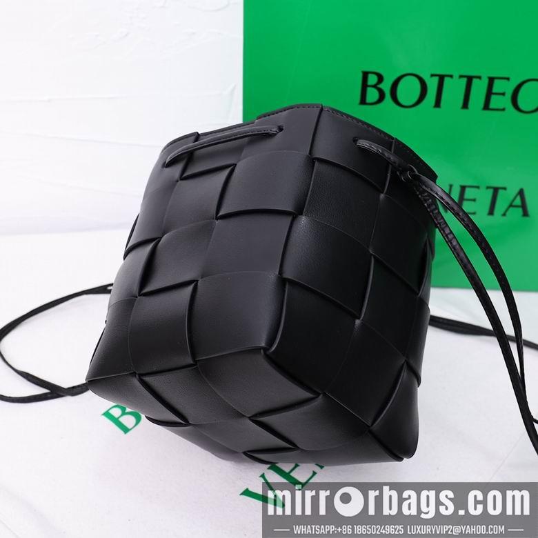 Bottega Veneta Replica Bags 8686 18X14X14cm YG 1