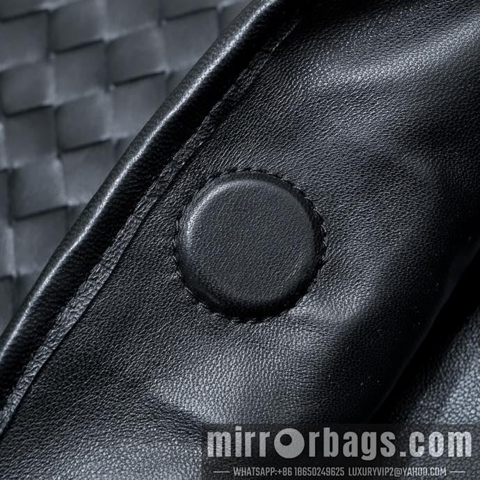 Bottega Veneta Replica Bags 21160 53X24X13cm YG 5