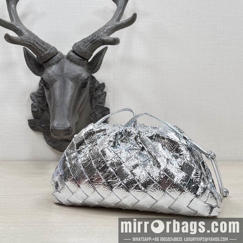 Bottega Veneta Replica Bags BV Pouch DL 4