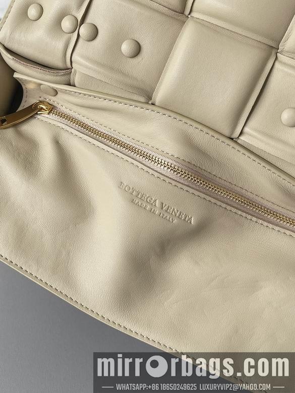 Bottega Veneta Replica Bags 631421 26x18x6cm BG 10
