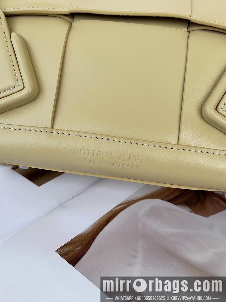 Bottega Veneta Replica Bags BV Arco 33木薯色 38x33x6cm CN