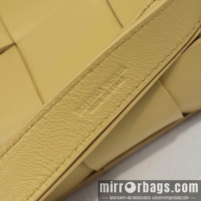 Bottega Veneta Replica Bags 6815 17.5x9.5x5cm DL 1