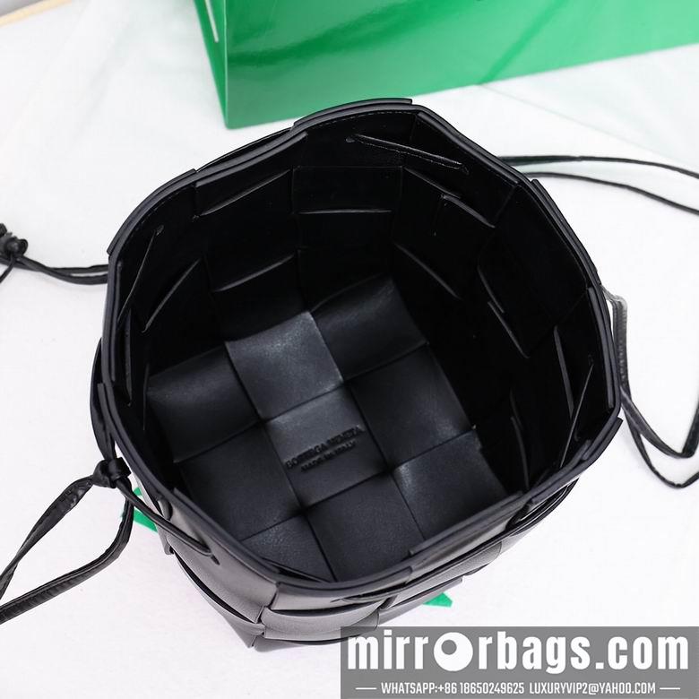 Bottega Veneta Replica Bags 8686 18X14X14cm YG 1
